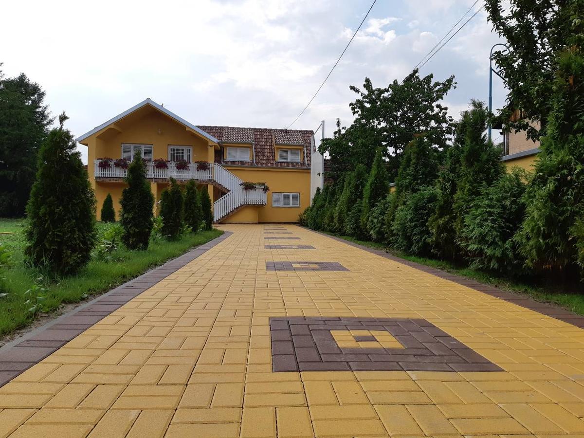 Golden House Apartments Čačak 外观 照片